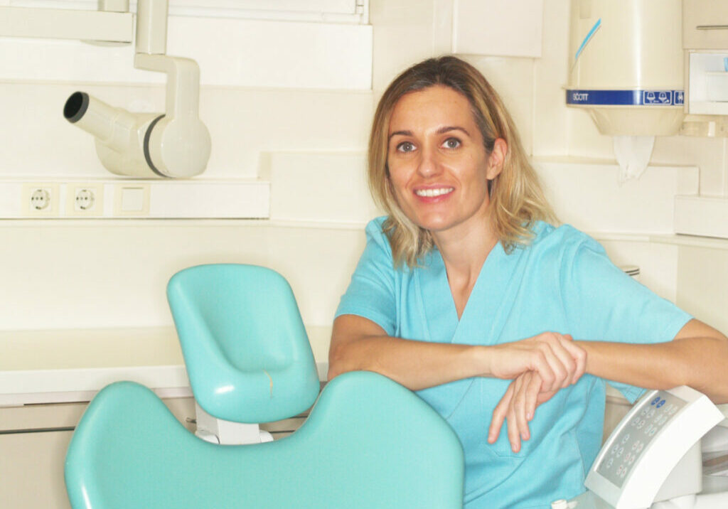 OLYMPUS DIGITAL CAMERA Sara Díez Soto, Clínica Dental Murtra